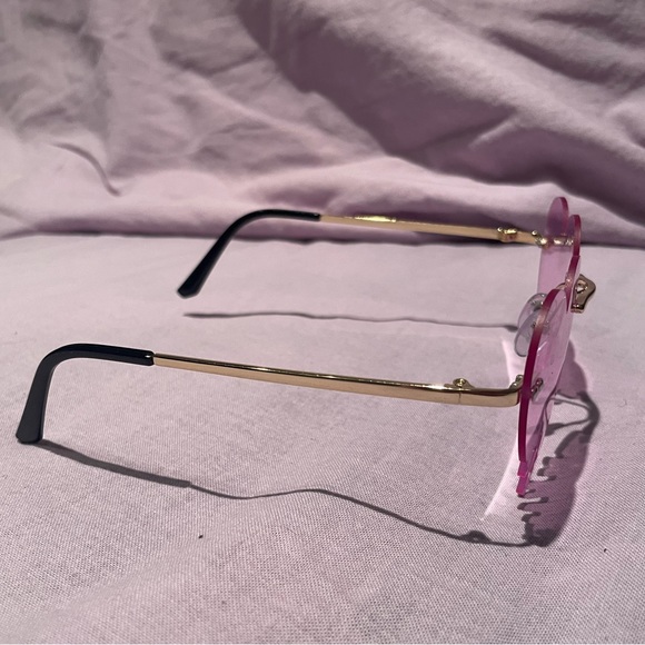 BNWT Melting Heart Rimless Sunglasses - Picture 4 of 4